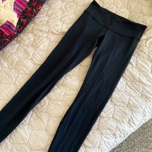 Size 6 Low rise Lululemon Leggings